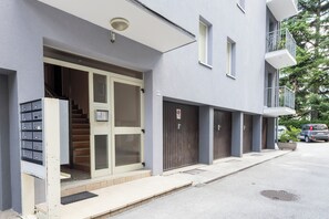 Family Apartment, Multiple Bedrooms (Appartamento Mary Few Minutes From) | Exterior detail