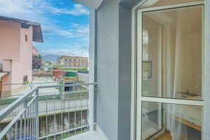 Family Apartment, Multiple Bedrooms (Appartamento Mary Few Minutes From) | Property grounds - Appartamento Mary Few Minutes From Lake (Riva del Garda)