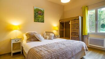 3 chambres, fer et planche Ă repasser, lit parapluie, Wi-Fi