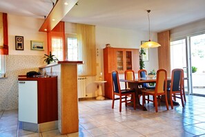 Cuisine privée | Réfrigérateur, plaque de cuisson, machine à expresso, grille-pain