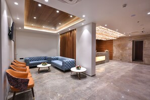 Lobby sitting area - Regenta Fairlark Vadodara (Vadodara)
