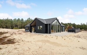 Exterior - 4 bedroom awesome home in Rømø (Rømø)