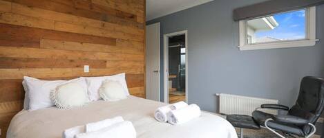 3 bedrooms, iron/ironing board, travel cot, WiFi