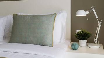 In-room safe, soundproofing, free WiFi, bed sheets