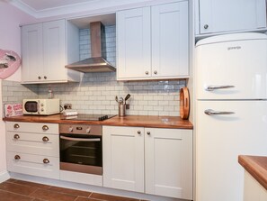 Dishwasher, cookware/dishes/utensils