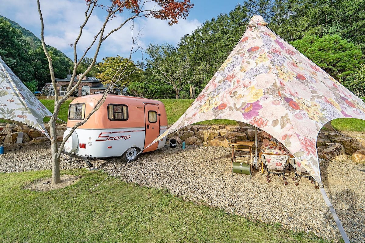Eenvoudige kamer, 1 slaapkamer (Caravan (Coral orange)) | 1 slaapkamer, gratis wifi