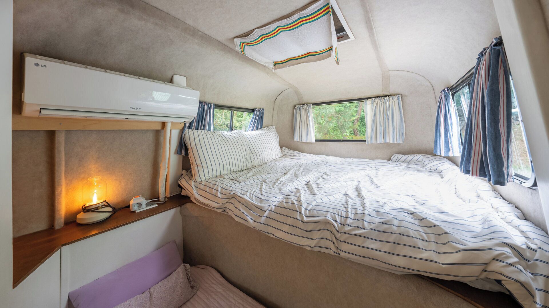 Basic Room, 1 Bedroom (2cheng Caravan Deep blue) | 1 bedroom, free WiFi