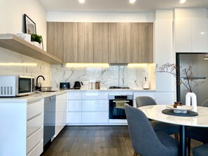 Fridge, microwave, oven, stovetop