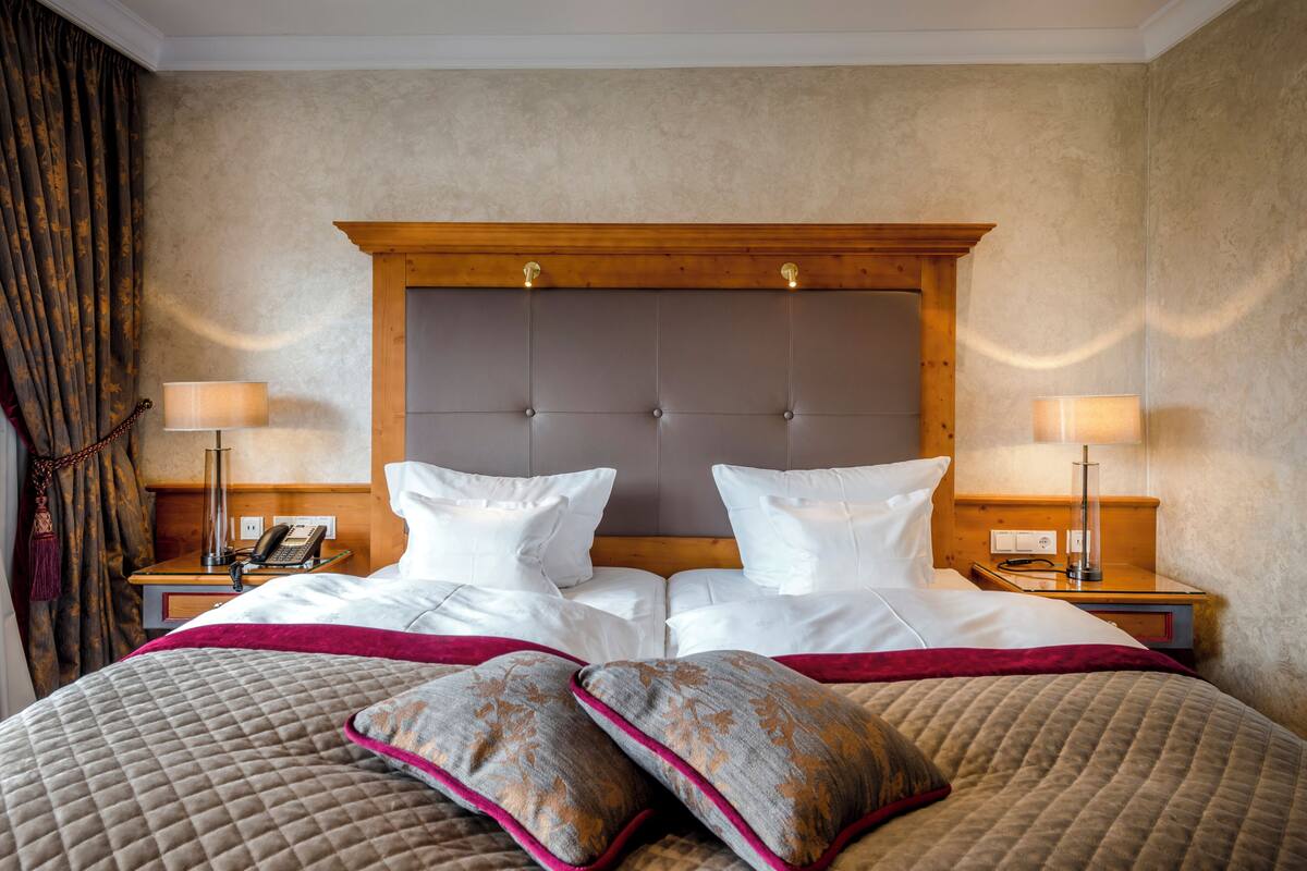 Suite (Schwarzwaelder Landhaus) | Premium bedding, down comforters, minibar, in-room safe