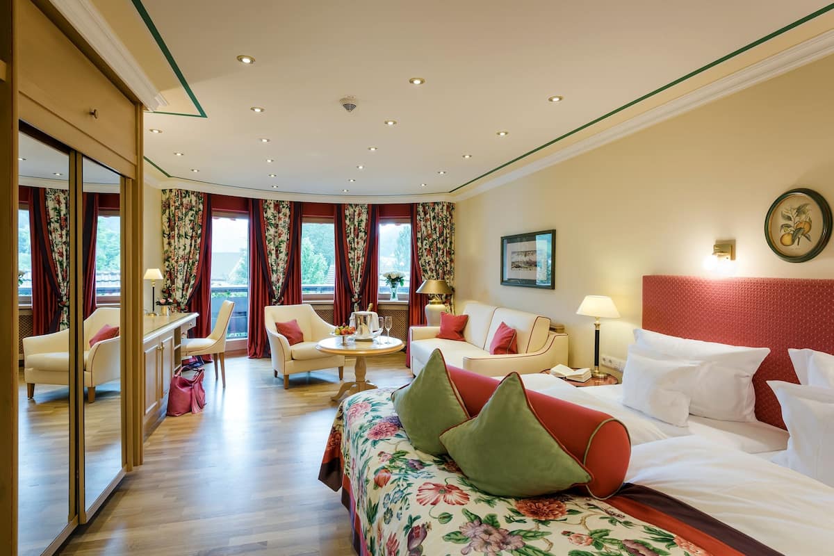1 sovrum, allergitestade sÀngklÀder, duntÀcken och minibar