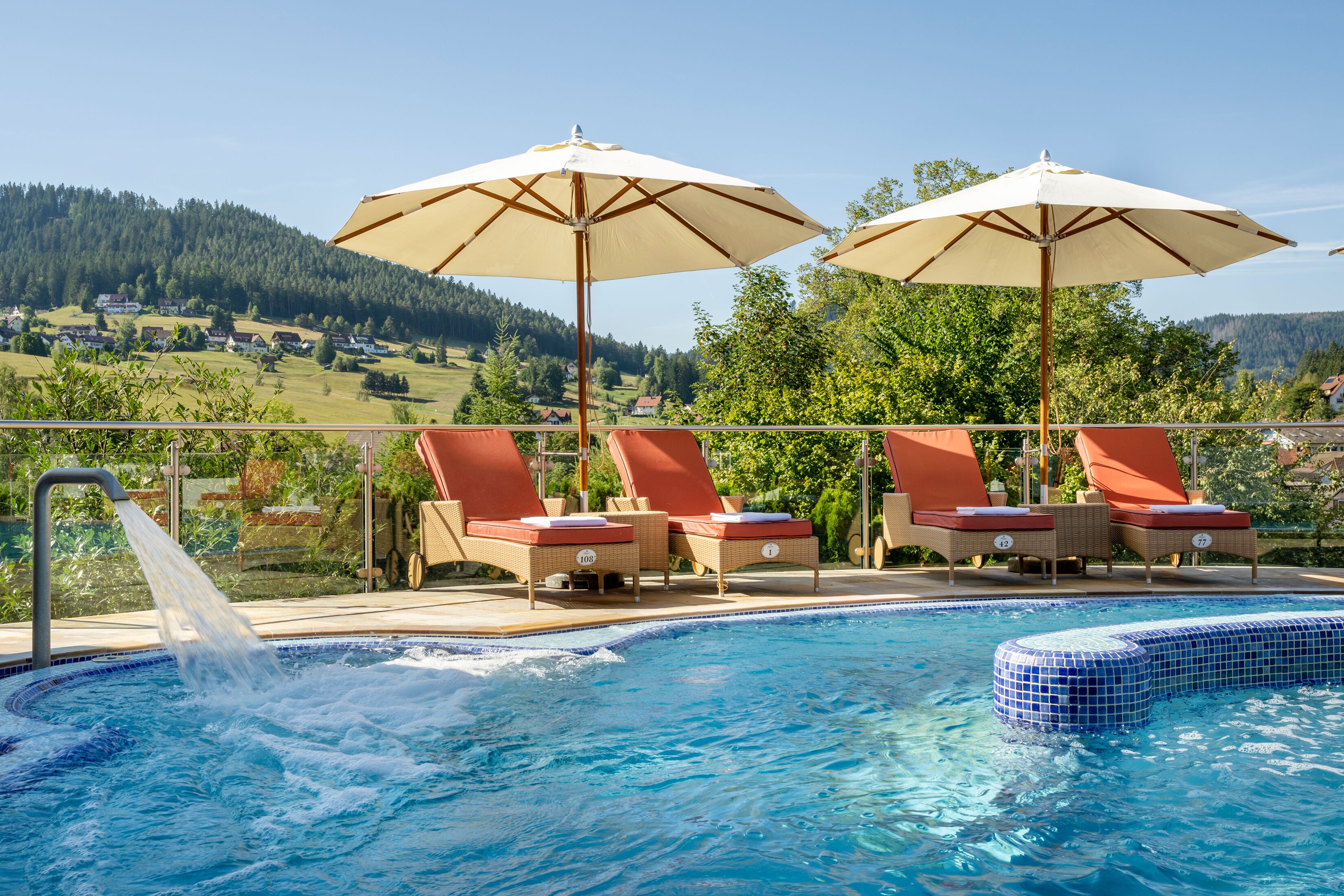 5 hồ bơi trong nhà, 4 hồ bơi ngoài trời, dù/ô trên bãi biển/hồ bơi 