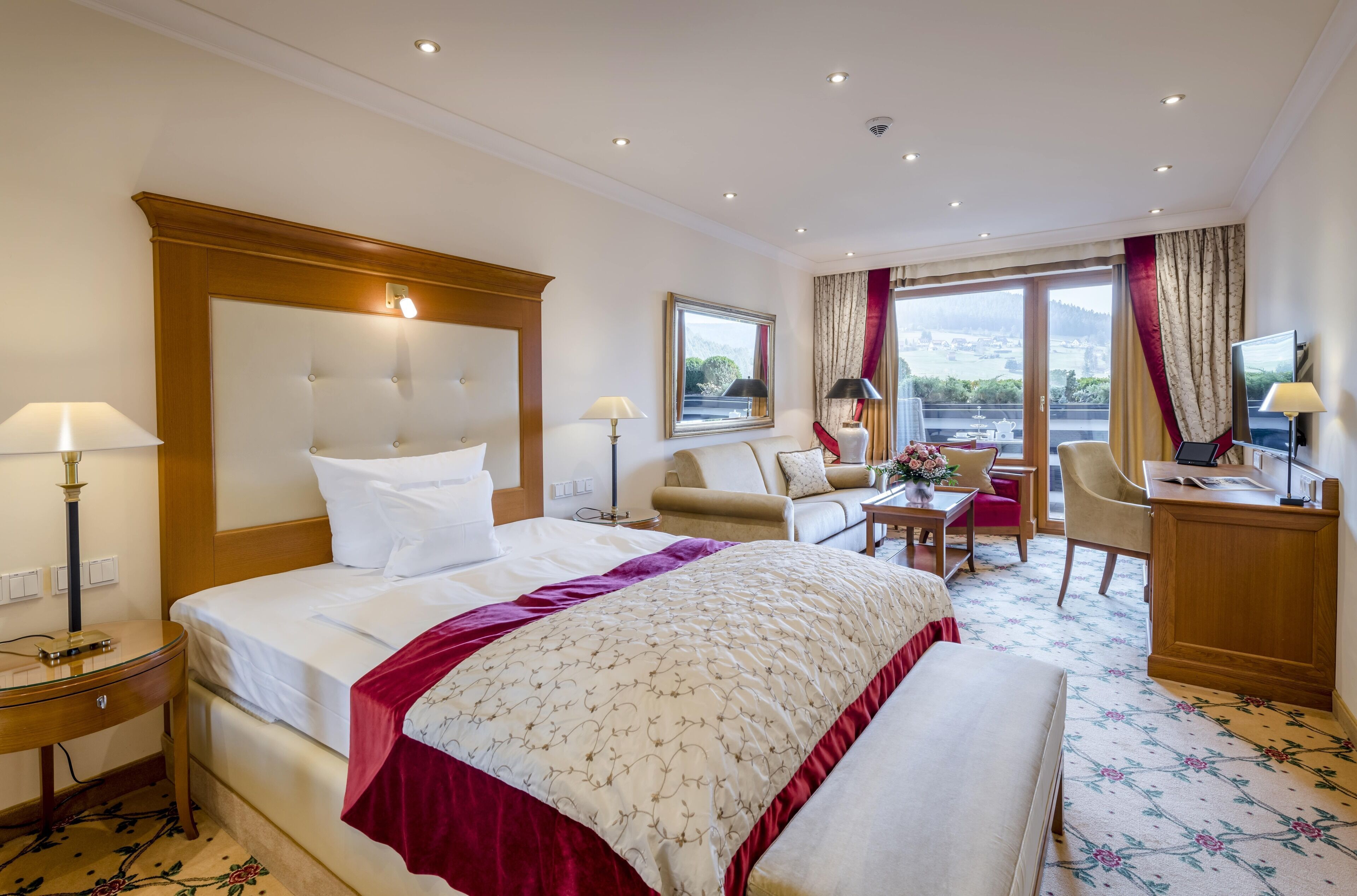 Ropa de cama de alta calidad, edredón y minibar 