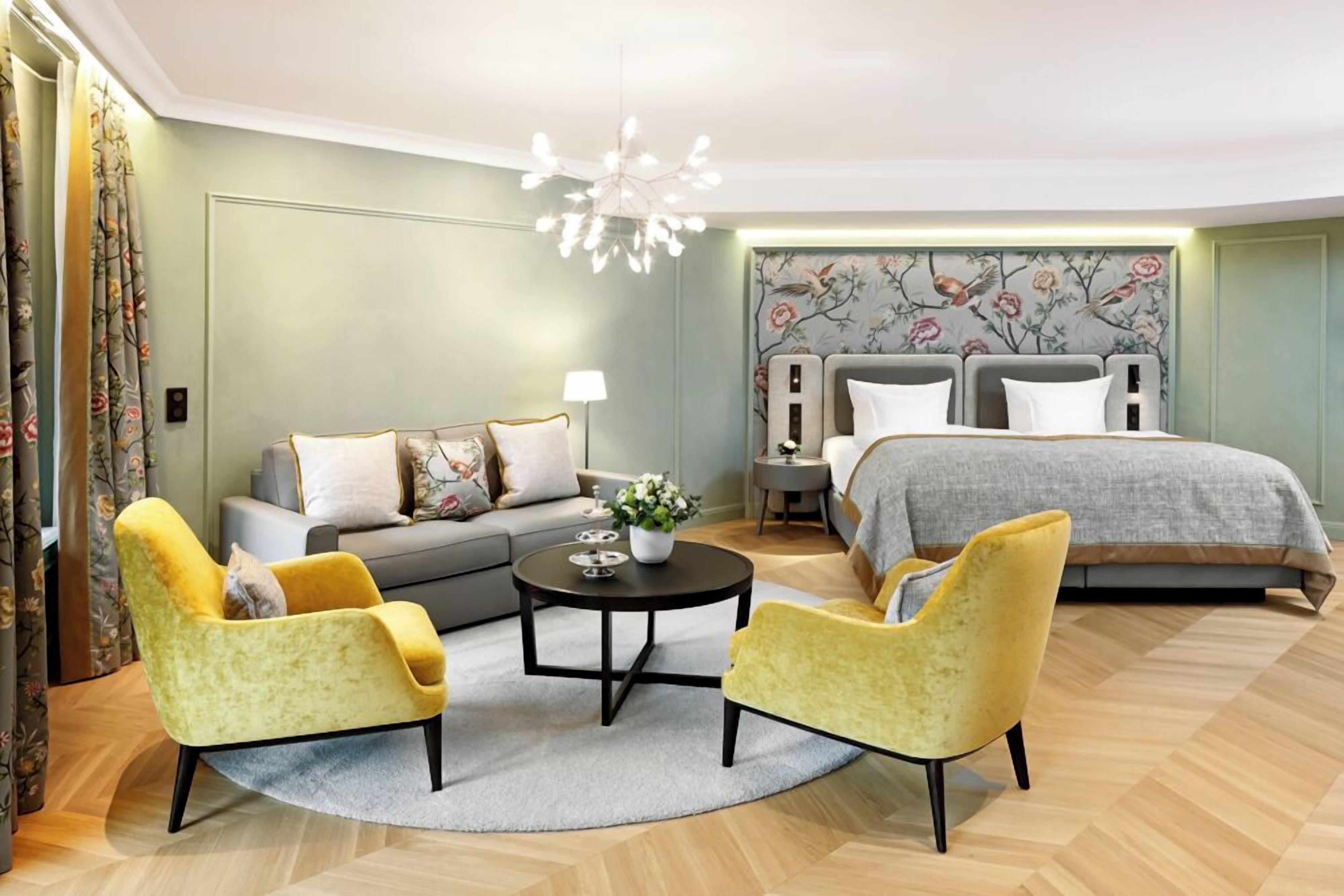Double Room (Apartment Gartenfluegel) | Premium bedding, down comforters, minibar, in-room safe