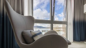 Dobbeltrom – comfort, balkong, delvis utsikt mot innsjø | Utsikt fra rommet