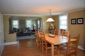 Dining - Captain's Quarters-Close to town, Screened Porch, Outdoor Shower (Chincoteague)