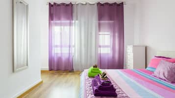 3 bedrooms, desk, iron/ironing board, travel crib
