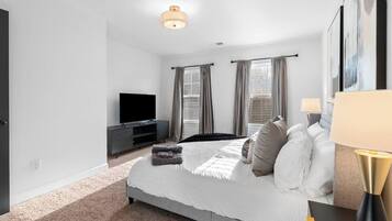 2 bedrooms, iron/ironing board, free WiFi, bed sheets