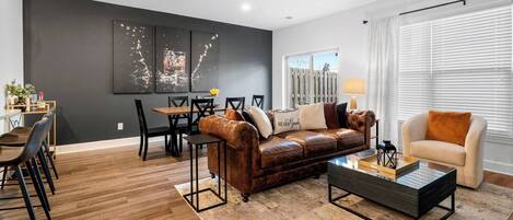 Una Smart TV, una oficina