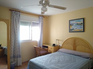 2 bedrooms, desk, iron/ironing board, bed sheets