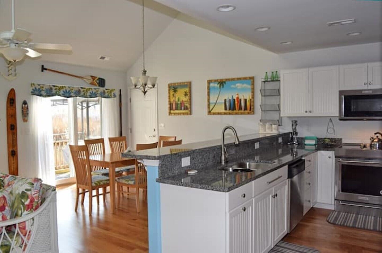 ثلاجة، ميكروويف، فرن، موقد طهي مسطح