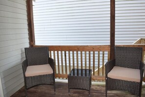 Property grounds - Ride the Wave - 2BR | Close to Maddox | Shared Pier (Chincoteague)