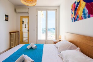 2 chambres, fer et planche à repasser, Wi-Fi gratuit, draps fournis