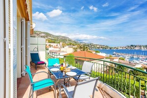 Outdoor dining - LA MALMAISON II AP4315 By Riviera Holiday Homes (Villefranche-sur-Mer)