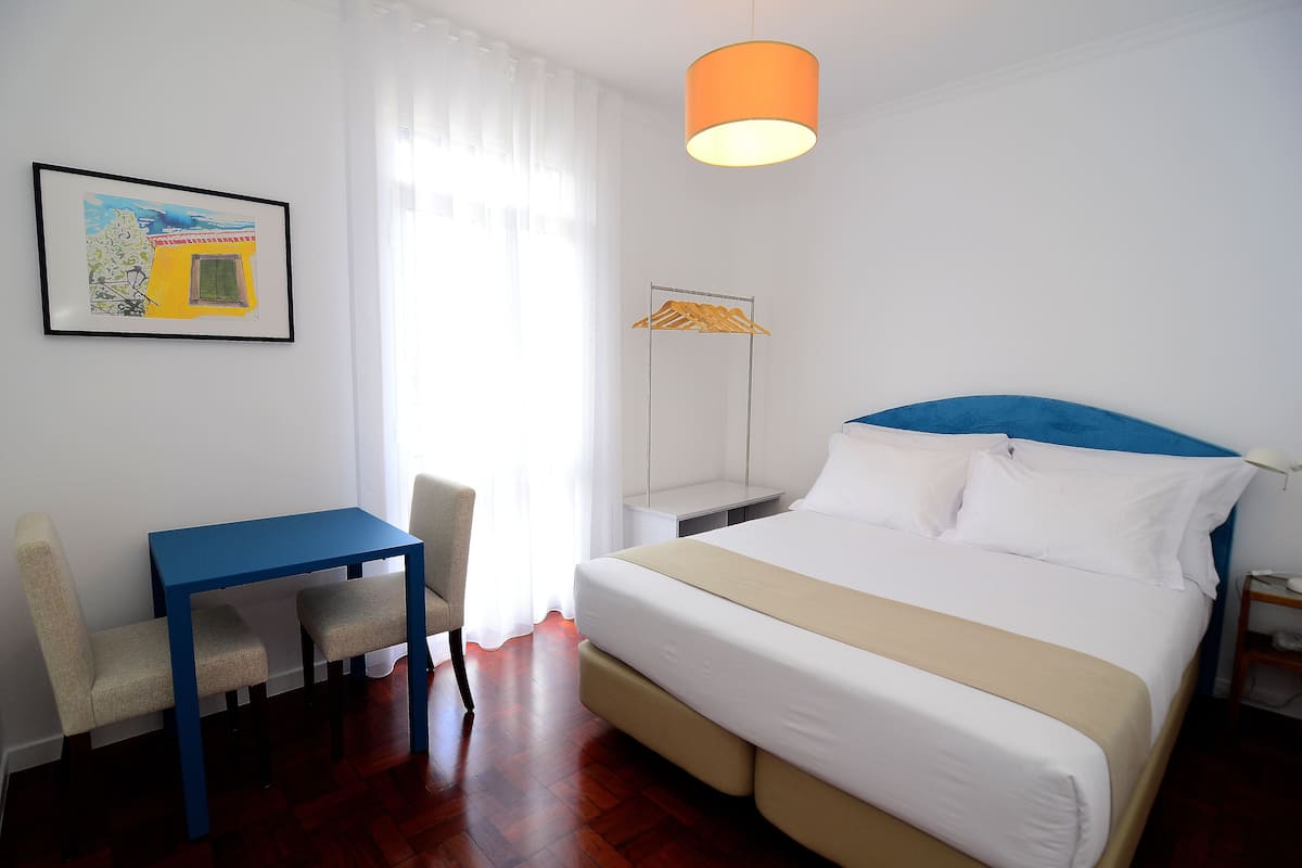 Standard Studio | Peralatan tempat tidur premium, tilam berlapik 