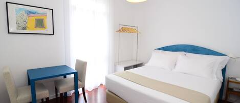 標準開放式客房 | 高級寢具、舒適加層、獨特裝潢、筆電工作空間