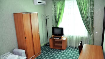 1 bedroom, iron/ironing board, free WiFi