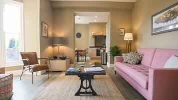 2 bedrooms, individually decorated, individually furnished, free WiFi