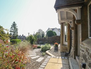 Property grounds - Gable Lodge (Malvern)