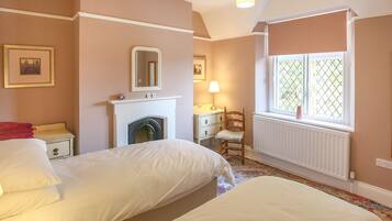 2 bedrooms, individually decorated, individually furnished, free WiFi