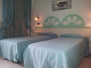 Standard-Doppel- oder -Zweibettzimmer