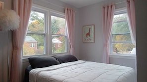 2 bedrooms, desk, iron/ironing board, free WiFi