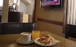 Free daily continental breakfast