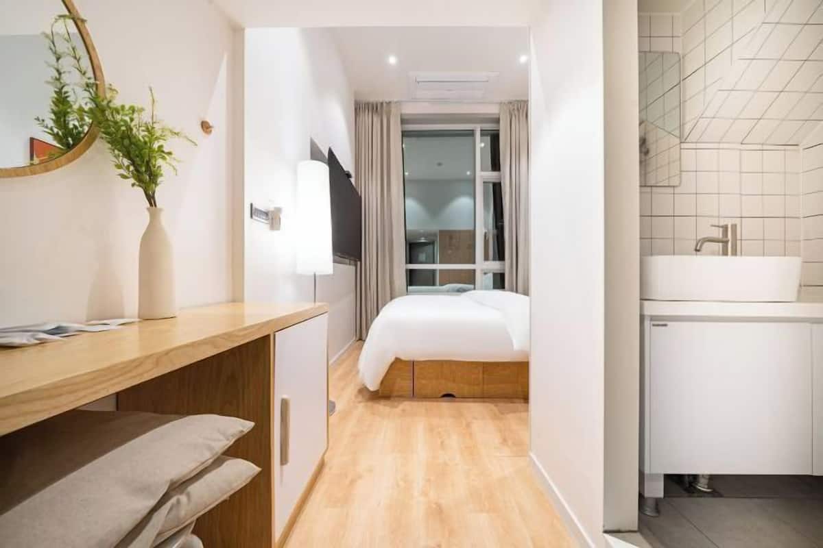 Premium bedding, free WiFi, bed sheets