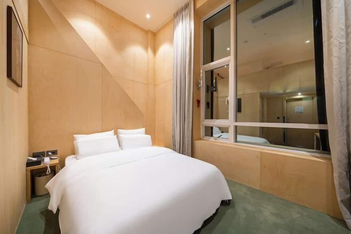 Premium bedding, free WiFi, bed sheets