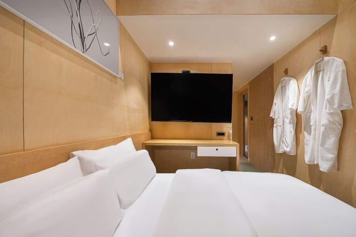 Premium bedding, free WiFi, bed sheets