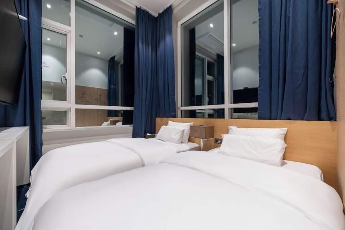 Premium bedding, free WiFi, bed sheets