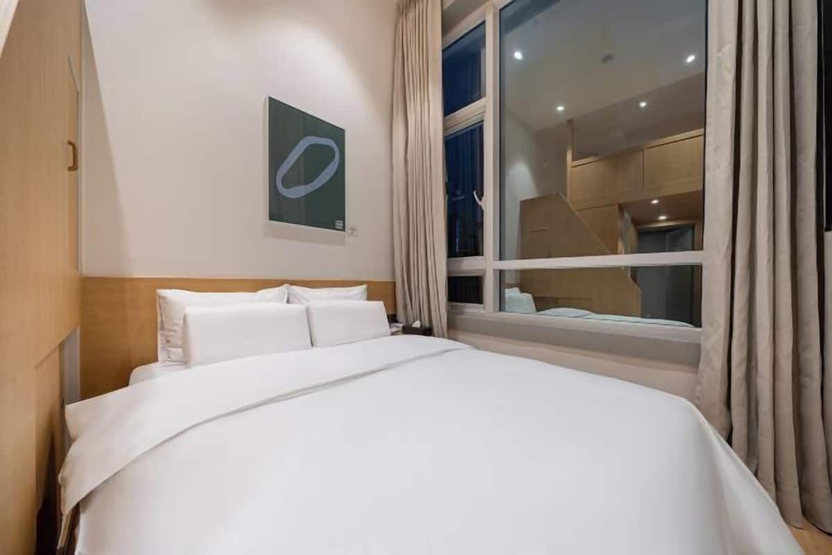 Premium bedding, free WiFi, bed sheets