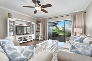 Smart TV - "Gulf Wind Retreat" Sandestin Beachside Townhouse, Golf Cart, Pool (Miramar Beach)