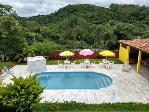 Chácara c/ Piscina, Churrasqueira e Wi-fi - Ideal p/ Home Office e Tranquilidade