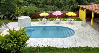 Chácara c/ Piscina, Churrasqueira e Wi-fi - Ideal p/ Home Office e Tranquilidade