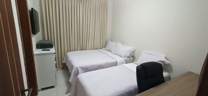 3 Schlafzimmer, Schreibtisch, Bügeleisen/Bügelbrett, kostenloses WLAN