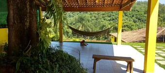 Chácara c/ Piscina, Churrasqueira e Wi-fi - Ideal p/ Home Office e Tranquilidade
