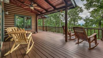 Cabin, 4 Bedrooms | Balcony