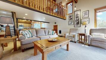 Una Smart TV, una chimenea