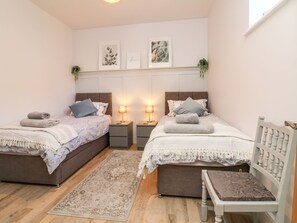 Stuga | 3 sovrum, individuell inredning, unika möbler och gratis wi-fi