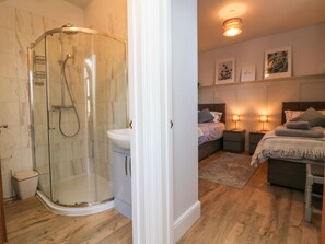 Cottage | 3 bedrooms, individually decorated, individually furnished, free WiFi